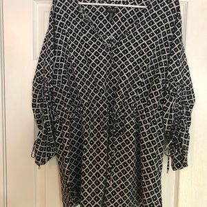 3/4 length tie sleeves with a tie waist tunic